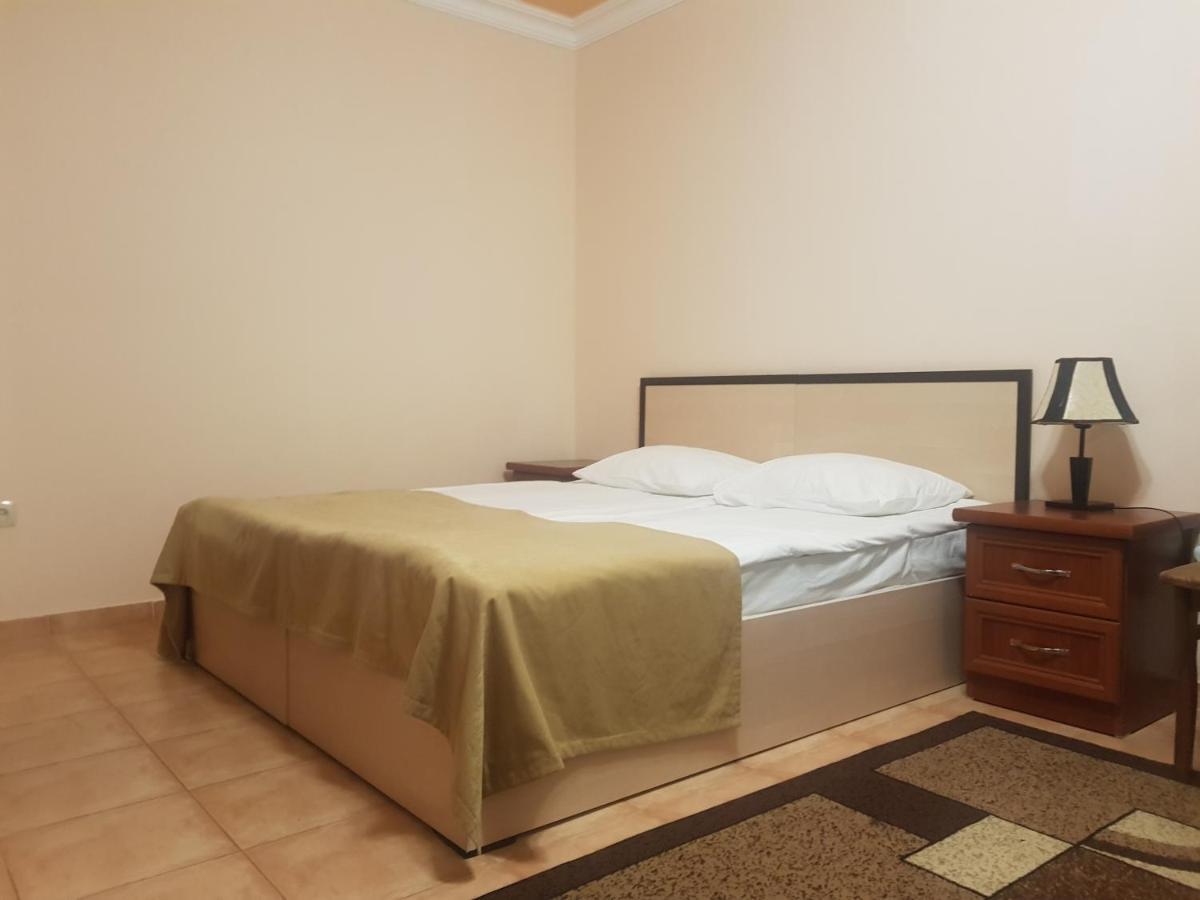 Ariana Family Hotel Dilijan Esterno foto