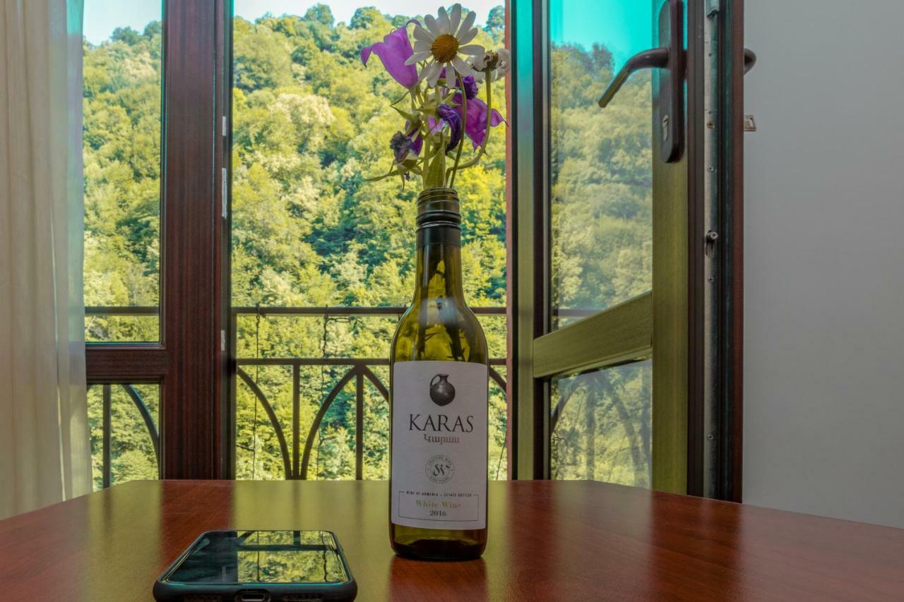 Ariana Family Hotel Dilijan Esterno foto